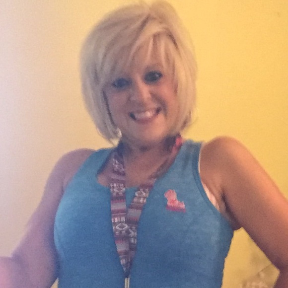 Meet your Posher, Patsy - Picture 2 of 2